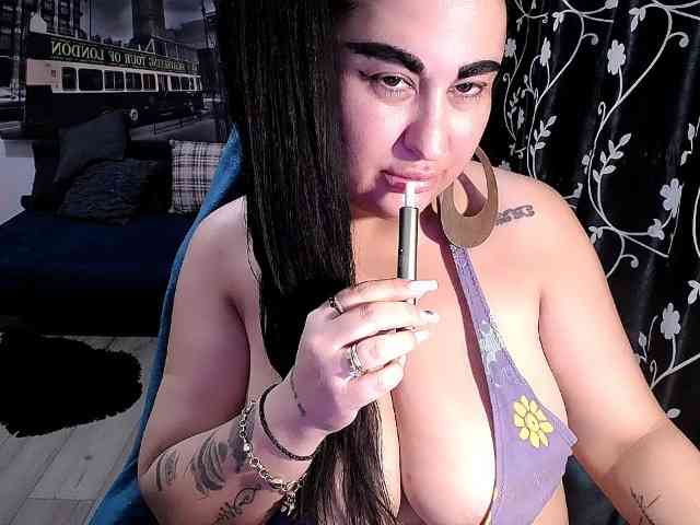 NaturalWoman webcam