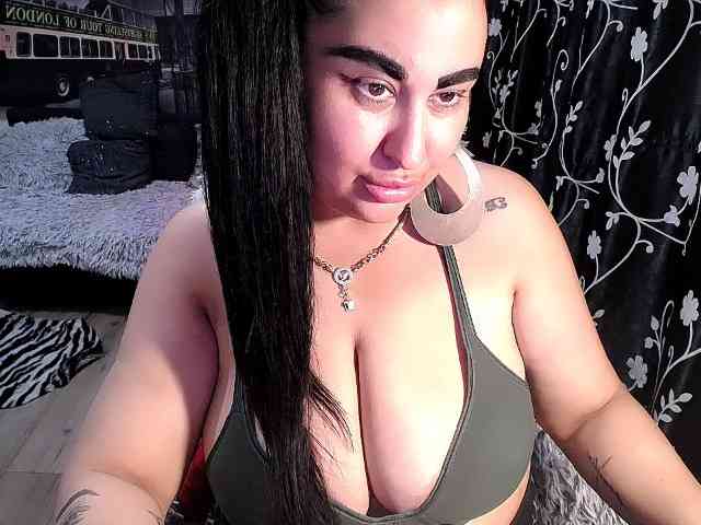 NaturalWoman webcam