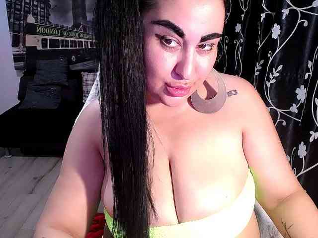 NaturalWoman webcam
