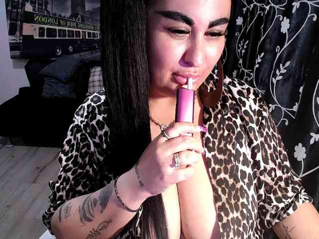 NaturalWoman webcam