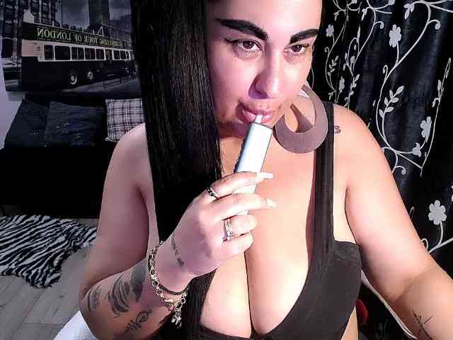 NaturalWoman webcam