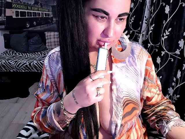 NaturalWoman webcam