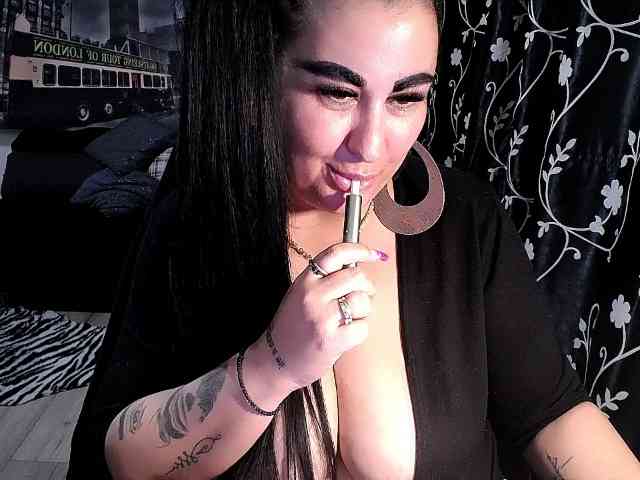 NaturalWoman webcam