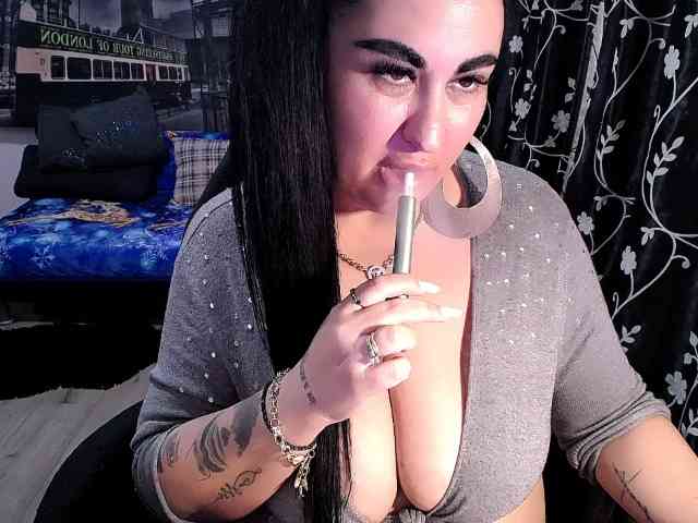 NaturalWoman webcam