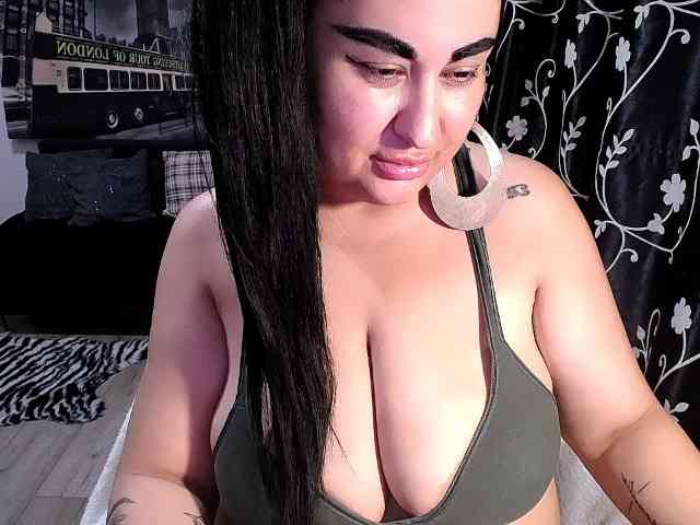 NaturalWoman webcam