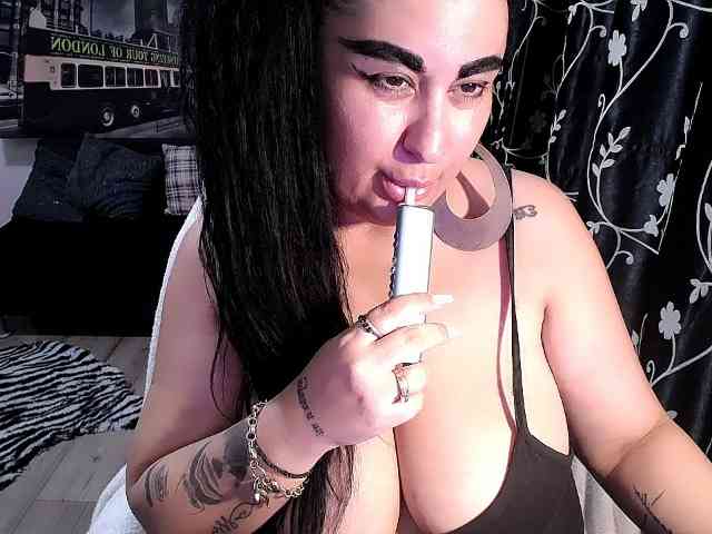 NaturalWoman webcam