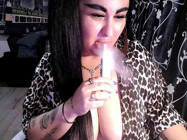 NaturalWoman webcam