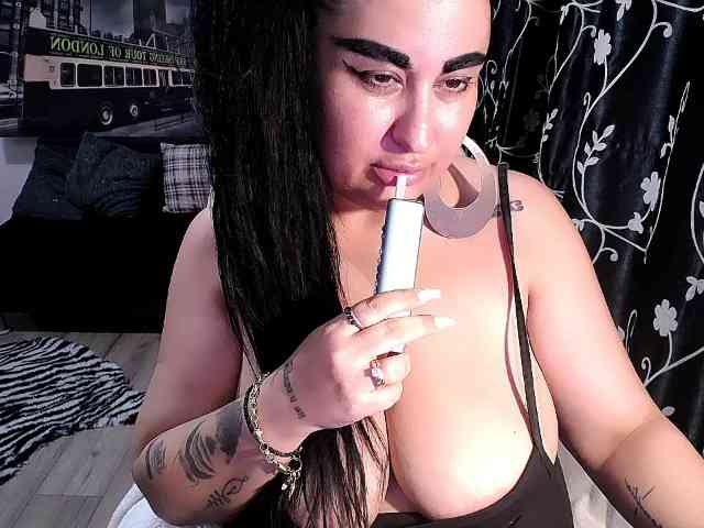 NaturalWoman webcam