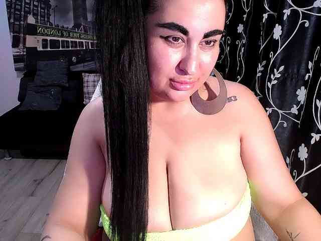 NaturalWoman webcam