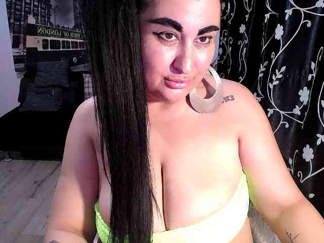 NaturalWoman webcam