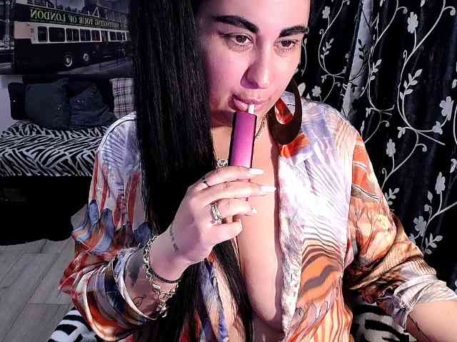 NaturalWoman webcam