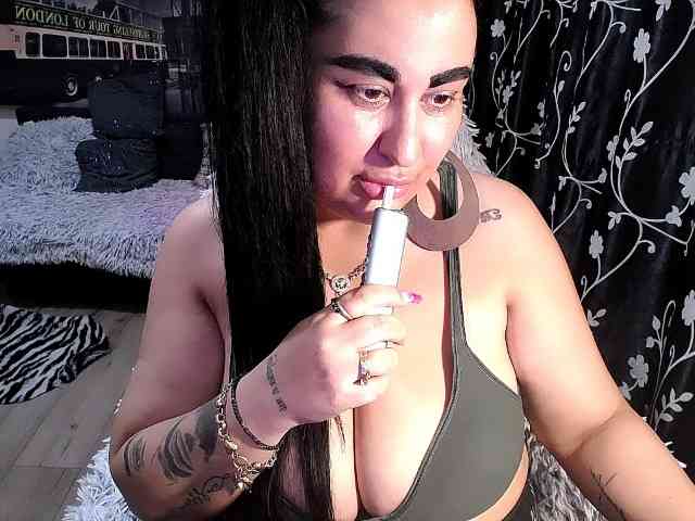 NaturalWoman webcam