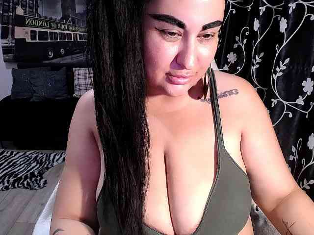 NaturalWoman webcam