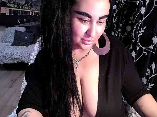 NaturalWoman webcam