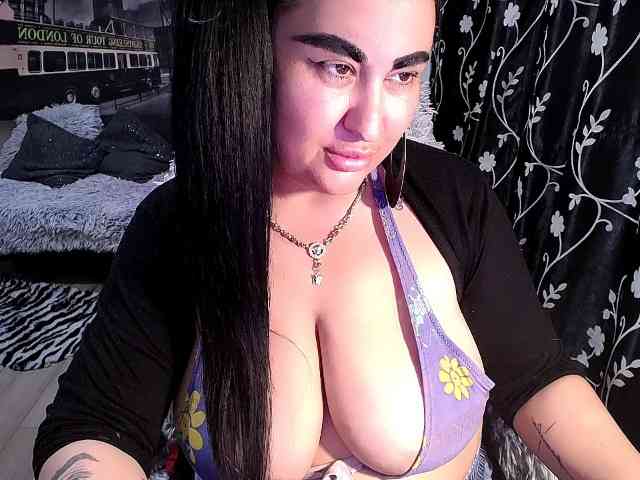 NaturalWoman webcam