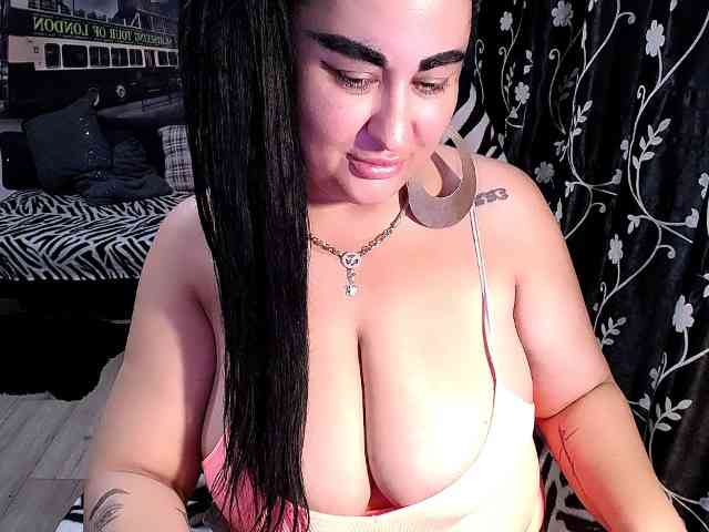 NaturalWoman webcam