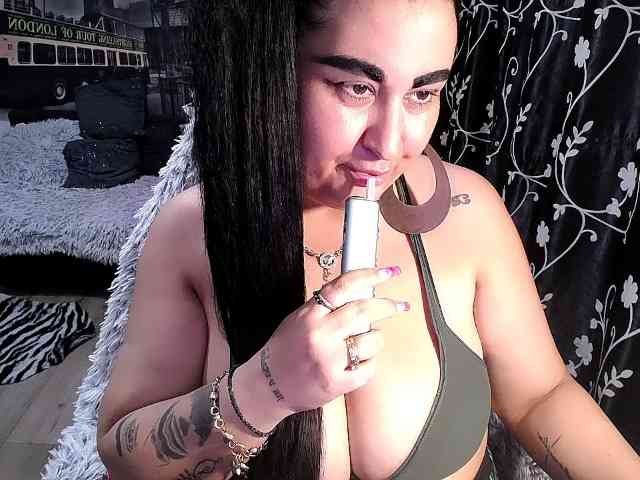 NaturalWoman webcam