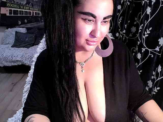 NaturalWoman webcam