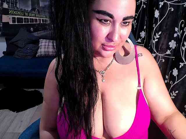 NaturalWoman webcam