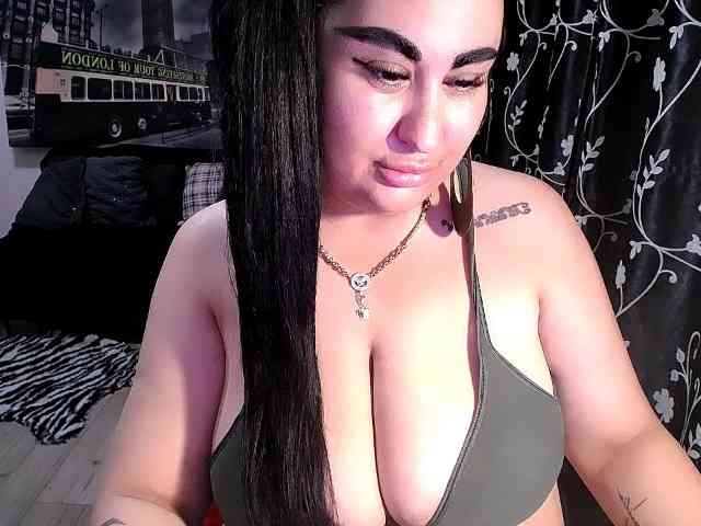 NaturalWoman webcam