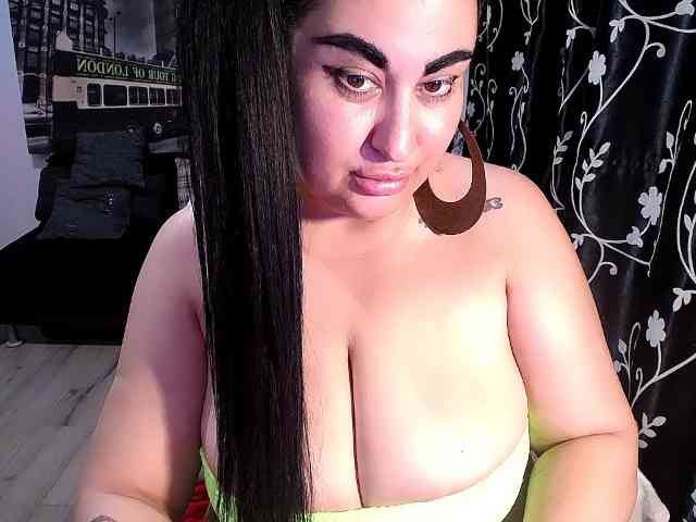 NaturalWoman webcam