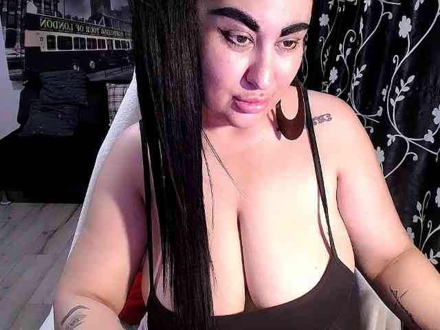 NaturalWoman webcam