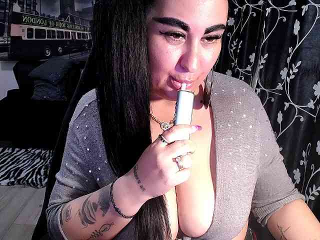 NaturalWoman webcam