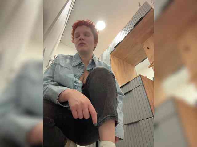 Acest model este live acum. -Right-