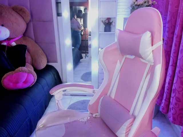 LianyTaylor's BongaCams show and profile