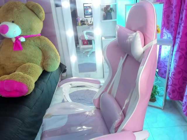 LianyTaylor webcam