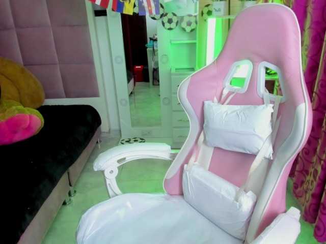 LianyTaylor live cam on BongaCams