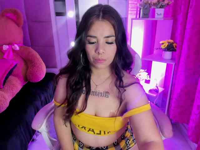LianyTaylor webcam
