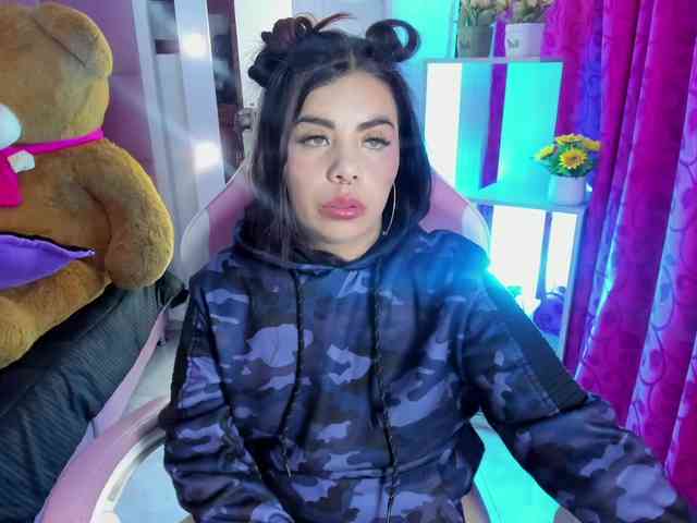 LianyTaylor webcam