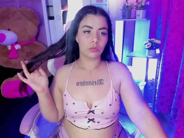 LianyTaylor webcam