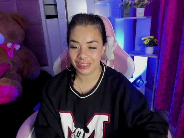 LianyTaylor webcam