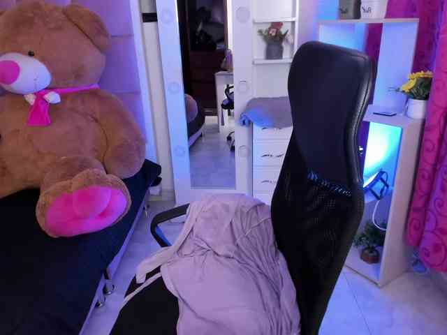 LianyTaylor webcam