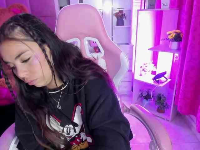 LianyTaylor webcam