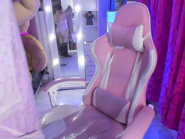 LianyTaylor webcam