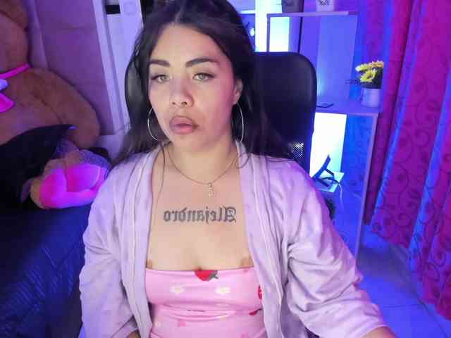 LianyTaylor webcam