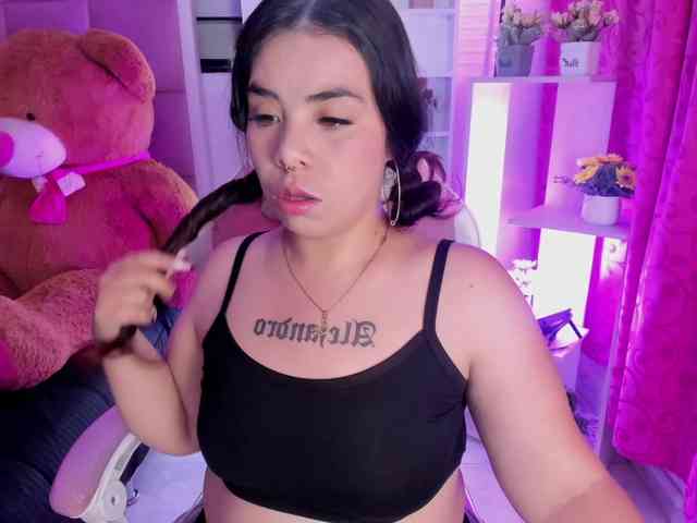 LianyTaylor webcam
