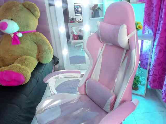 LianyTaylor webcam