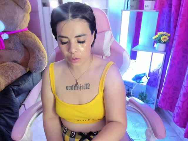 LianyTaylor webcam