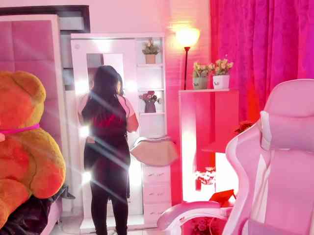 LianyTaylor webcam