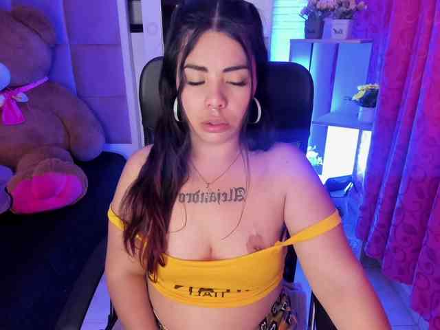 LianyTaylor webcam