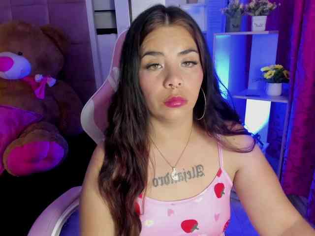 LianyTaylor webcam