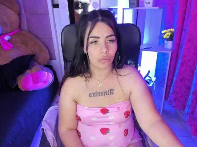 LianyTaylor webcam