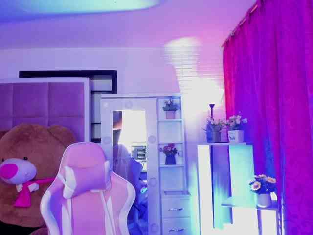 LianyTaylor webcam
