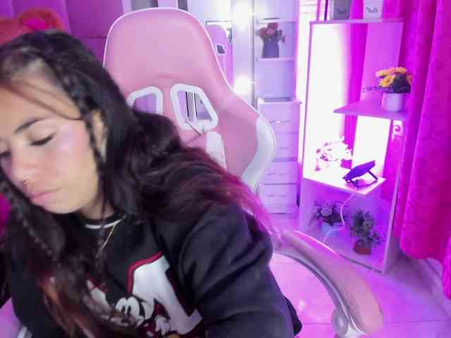 LianyTaylor webcam