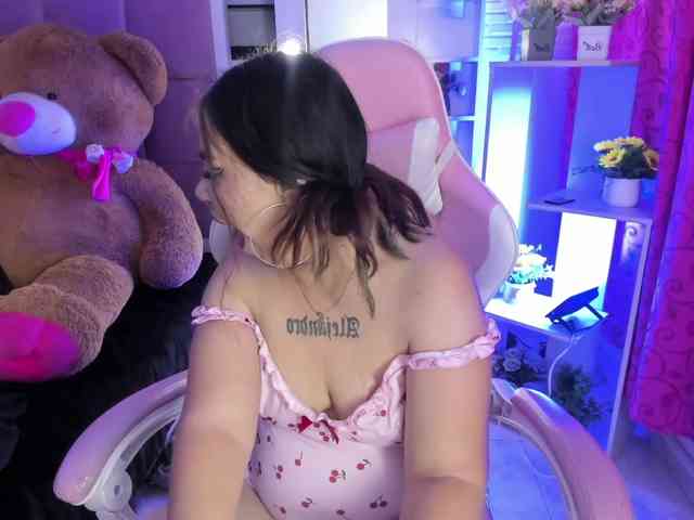 LianyTaylor webcam