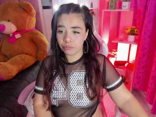 LianyTaylor webcam